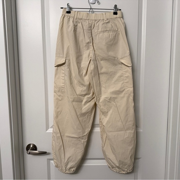 Uniqlo Cream Cargo Pants - Picture 4 of 5